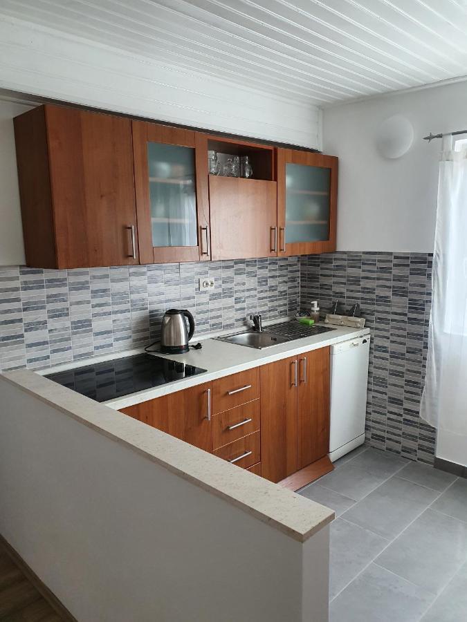 Apartments By The Sea Tucepi, Makarska - 2699 Екстер'єр фото